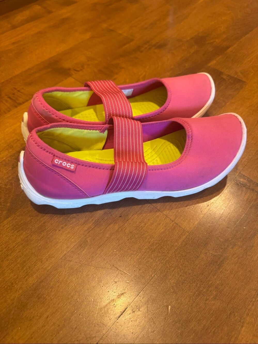 Crocs Women’s W9 Pink Mary Jane Flats Stretch Strap Comfort Shoes 16025